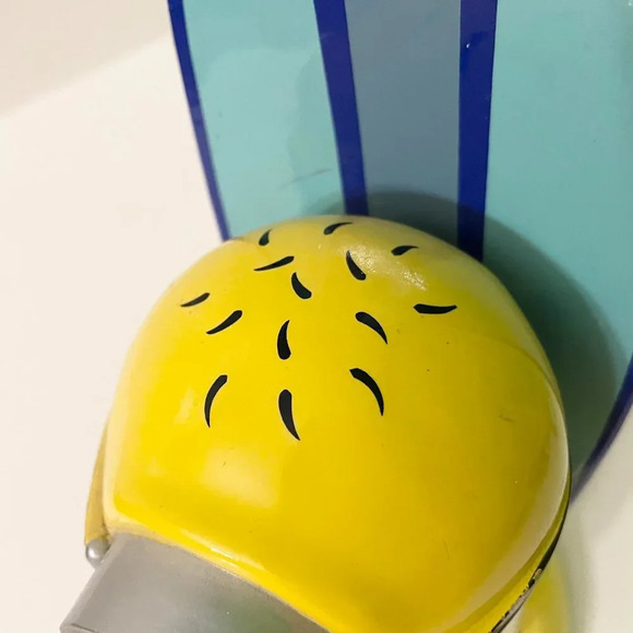 2016 Despicable Me Minion Surfing Stuart Statue Surfboard 12 Inch Tall Figure - Picture 16 of 16